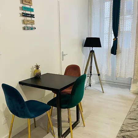 Le Caubous Plein Centre Appartement Calme Avec Chambre Et Cuisine Equipee Bagneres-de-Bigorre Exterior photo
