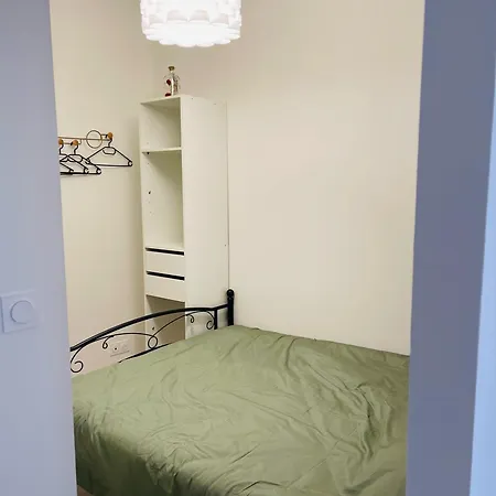 Le Caubous Plein Centre Appartement Calme Avec Chambre Et Cuisine Equipee Bagneres-de-Bigorre Exterior photo