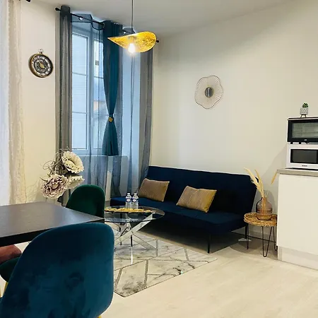 Le Caubous Plein Centre Appartement Calme Avec Chambre Et Cuisine Equipee Bagneres-de-Bigorre Exterior photo