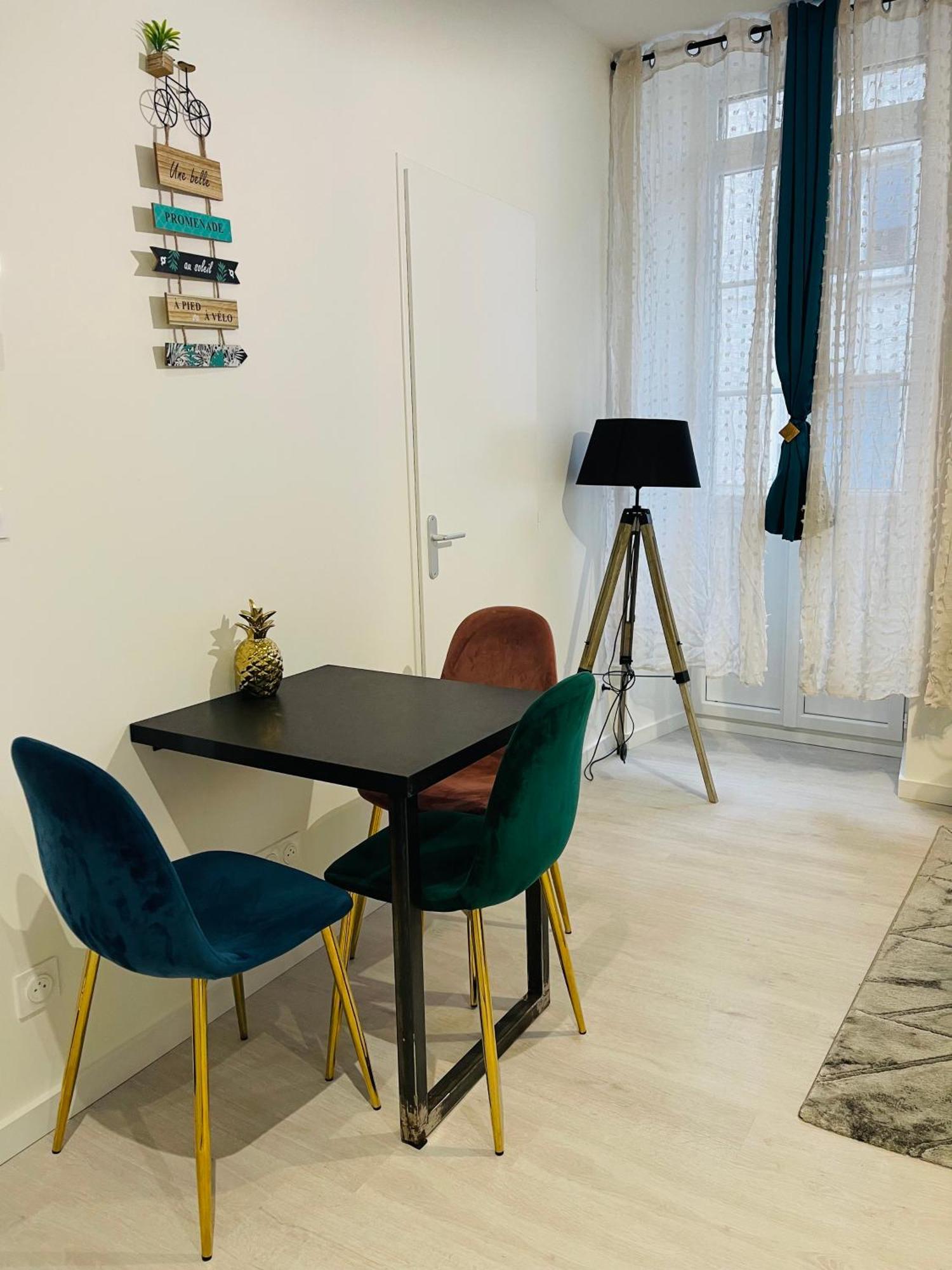 Apartment Le Caubous Plein Centre Appartement Calme Avec Chambre Et Cuisine Equipee *