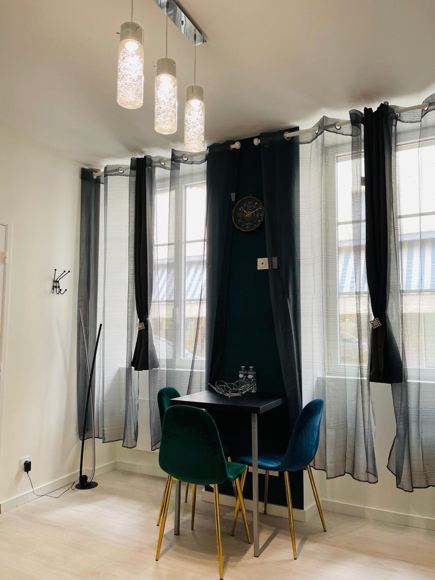 Apartment Le Caubous Plein Centre Appartement Calme Avec Chambre Et Cuisine Equipee Bagneres-de-Bigorre