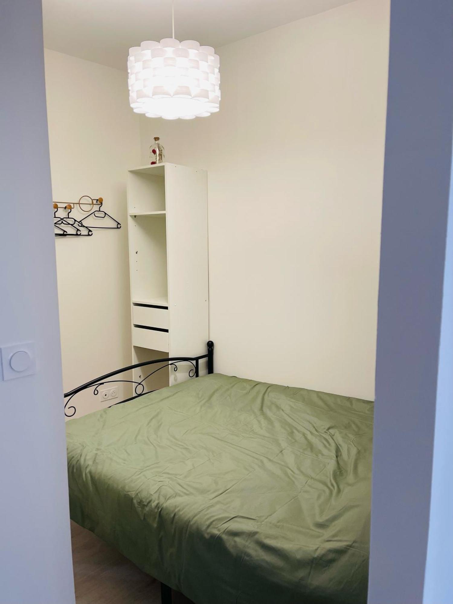 Le Caubous Plein Centre Appartement Calme Avec Chambre Et Cuisine Equipee Bagneres-de-Bigorre
