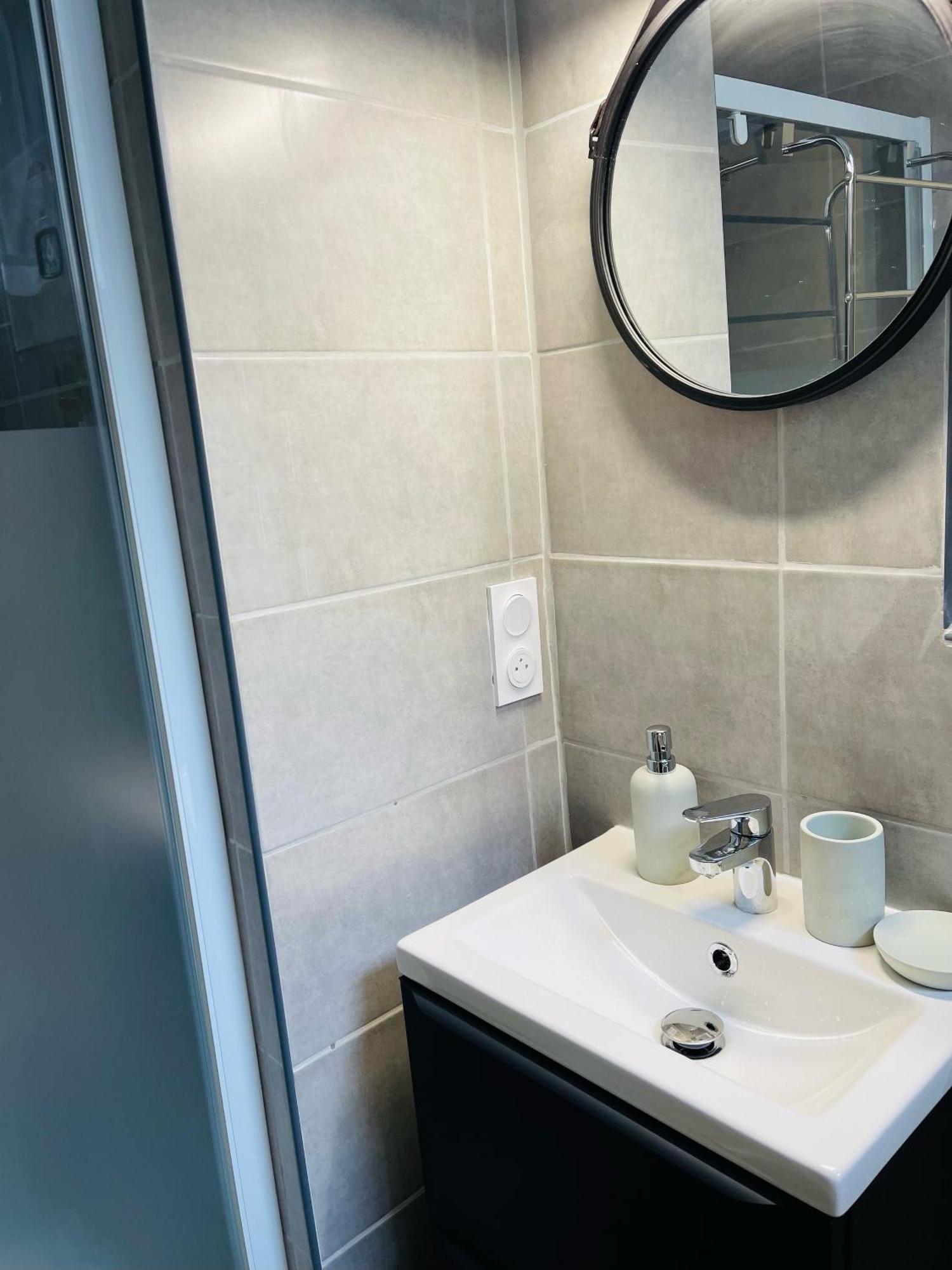 Le Caubous Plein Centre Appartement Calme Avec Chambre Et Cuisine Equipee Apartment Bagneres-de-Bigorre