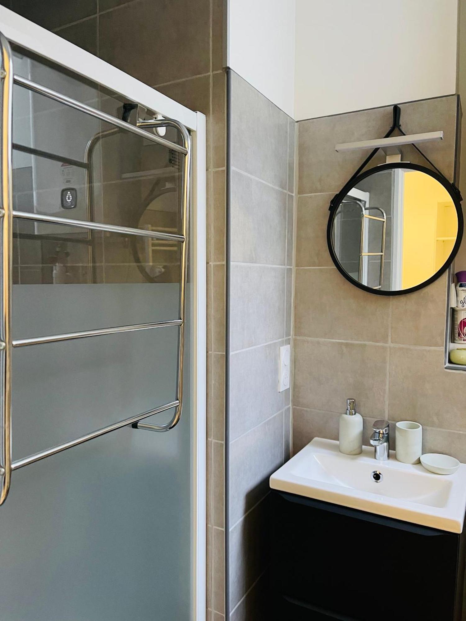 Apartment Le Caubous Plein Centre Appartement Calme Avec Chambre Et Cuisine Equipee Bagneres-de-Bigorre
